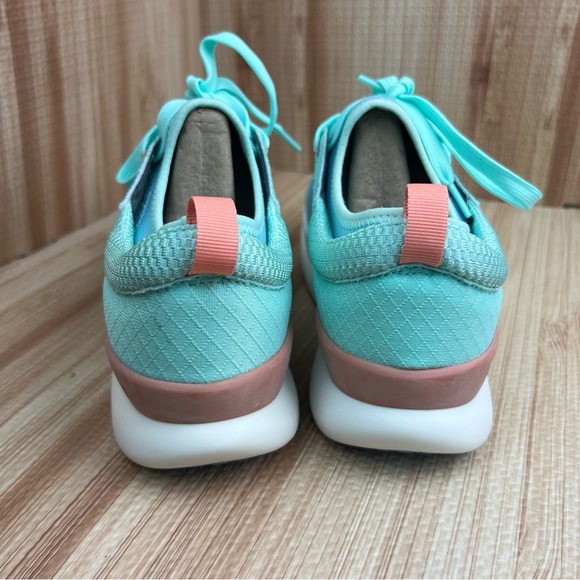 Moshn by Klogs shoes Rhythm Blue pink Sneakers Women’s size 8.5 - Picture 4 of 9
